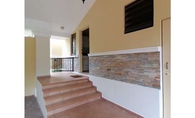 VENTA CASA EN CAMINO DE CRUCES 4 REC CON PISCINA