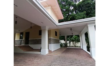 VENTA CASA EN CAMINO DE CRUCES 4 REC CON PISCINA