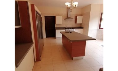 VENTA CASA EN CAMINO DE CRUCES 4 REC CON PISCINA