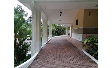 VENTA CASA EN CAMINO DE CRUCES 4 REC CON PISCINA