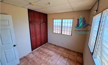 VENDO CASA 2 HAB EN EL ROBLEDAL