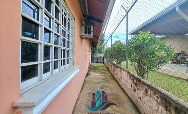 VENDO/ CASA DE 5HAB 4 BAÑOS BOQUETE