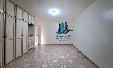 VENDO/ CASA DE 5HAB 4 BAÑOS BOQUETE