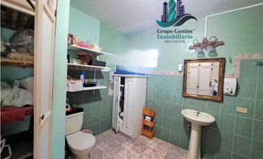 VENDO/ CASA DE 5HAB 4 BAÑOS BOQUETE