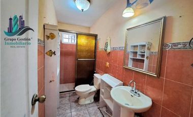 VENDO/ CASA DE 5HAB 4 BAÑOS BOQUETE