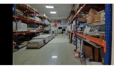 ALQUILER O VENTA DE LOCAL COMERCIAL EN PARQUE LEFEVRE