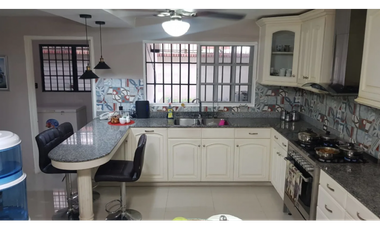 VENDO CASA EN LA ALAMEDA - TUMBA MUERTO DETRS DE FELIPE RODRGUEZ