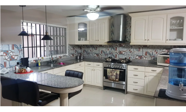 VENDO CASA EN LA ALAMEDA - TUMBA MUERTO DETRS DE FELIPE RODRGUEZ