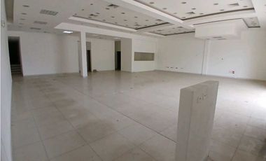 SE ALQUILA LOCAL COMERCIAL EN CENTRAL DE CHITRE.