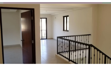 OPORTUNIDAD  Embassy Club Casa Unifamiliar