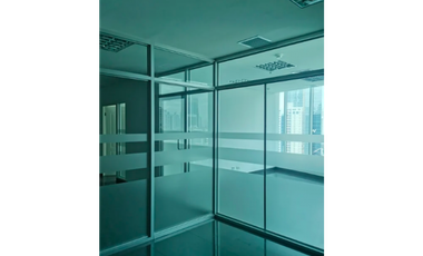 Torre Banesco  oficina 130m2 incluye mantenimiento $1,200