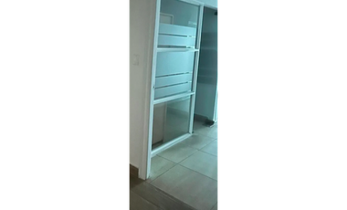 Torre Banesco  oficina 130m2 incluye mantenimiento $1,200
