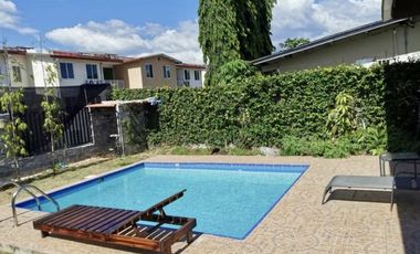 ALQUILO HERMOSA CASA AMOBLADA CON PISCINA EN VILLA ZAITA