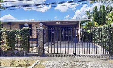 ALQUILO HERMOSA CASA AMOBLADA CON PISCINA EN VILLA ZAITA