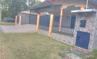 VENDO CASA EN OPTIMAS CONDICIONES ALGARROBOS