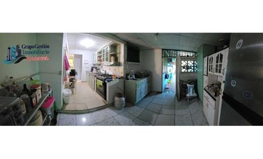 VENDO CASA CON APARTAMENTO CERCA A UNIVERSIDAD