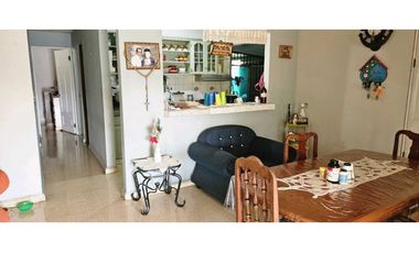 VENDO CASA CON APARTAMENTO CERCA A UNIVERSIDAD