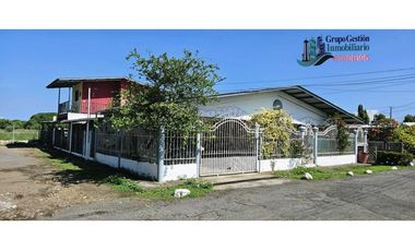 VENDO CASA CON APARTAMENTO CERCA A UNIVERSIDAD