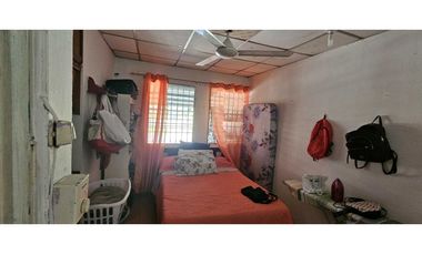 VENDO CASA CON APARTAMENTO CERCA A UNIVERSIDAD