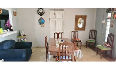 VENDO CASA CON APARTAMENTO CERCA A UNIVERSIDAD