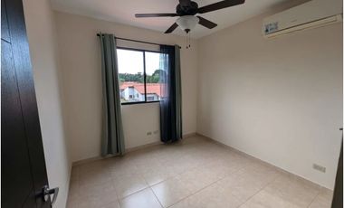 VENDO AMPLIA CASA EN BARRIO COLÓN 142 MTS 2