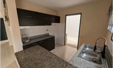 VENDO AMPLIA CASA EN BARRIO COLÓN 142 MTS 2