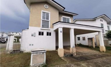 Venta de casa en Playa Dorada (Vista Alegre), Playa Mar, Arraiján GTA