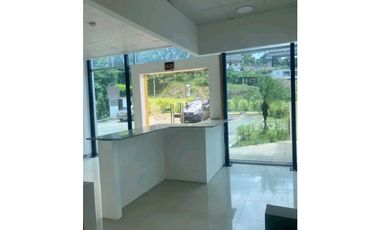 LOCAL EN ARRAIJAN PLAZA  FORUM  3NIVELES 127M2