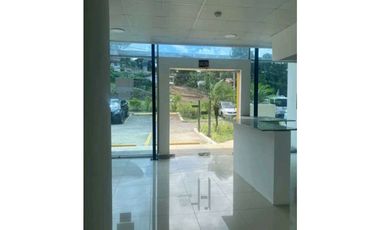 LOCAL EN ARRAIJAN PLAZA  FORUM  3NIVELES 127M2