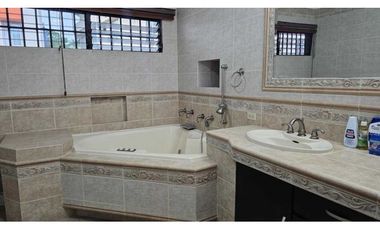 SE VENDE CASA EN BETANIA LINEA BLANCA
