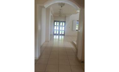 SE VENDE CASA EN EL DORADO
