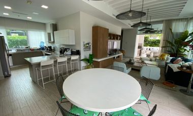 VENTA DE APARTAMENTO EN SAN CARLOS PH SOLEO PUNTA BARCO COD. 4381