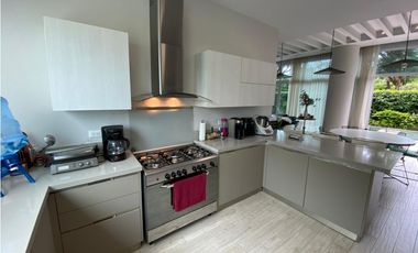 VENTA DE APARTAMENTO EN SAN CARLOS PH SOLEO PUNTA BARCO COD. 4381