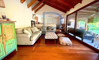 ¡OPORTUNIDAD DE NOVACIÓN!  PRECIOSA CASA EN CONDOMINIO