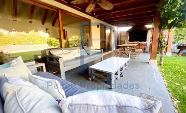 ¡OPORTUNIDAD DE NOVACIÓN!  PRECIOSA CASA EN CONDOMINIO