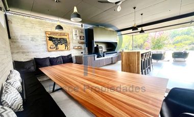 CASA 100% ELÉCTRICA CON PANELES SOLARES CONDOMINIO 24/7