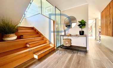 CASA 100% ELÉCTRICA CON PANELES SOLARES CONDOMINIO 24/7