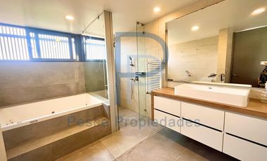 CASA 100% ELÉCTRICA CON PANELES SOLARES CONDOMINIO 24/7