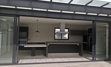 VENTA CASA SEMINUEVA EN LA ASUNCION, METEPEC