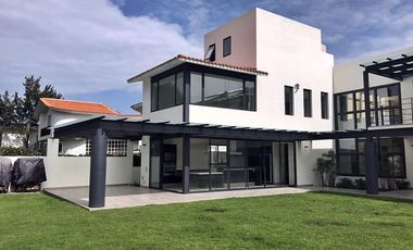 VENTA CASA SEMINUEVA EN LA ASUNCION, METEPEC