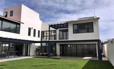 VENTA CASA SEMINUEVA EN LA ASUNCION, METEPEC