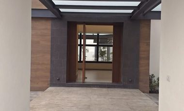 VENTA CASA SEMINUEVA EN LA ASUNCION, METEPEC