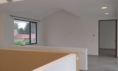 VENTA CASA SEMINUEVA EN LA ASUNCION, METEPEC