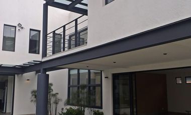 VENTA CASA SEMINUEVA EN LA ASUNCION, METEPEC
