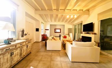 Casa en Venta Costa Esmeralda cerca del Mar