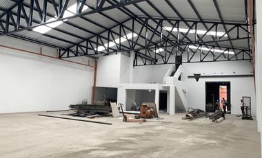 Alquiler Depósito de 1265 m2 cubiertos - Villa Lynch