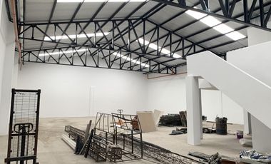 Alquiler Depósito de 1265 m2 cubiertos - Villa Lynch