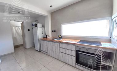 Excelente departamento 2 ambientes lateral, Sarmiento y Newbery!!