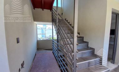 Excelente departamento 2 ambientes lateral, Sarmiento y Newbery!!