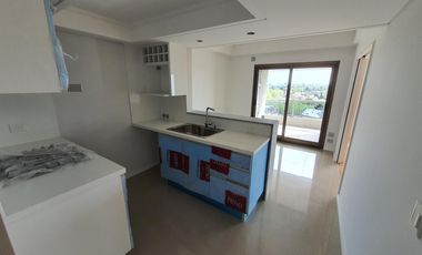 Departamento en  de 4 ambientes con cochera doble en Lomas de Zamora